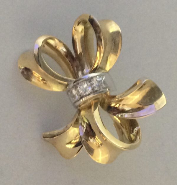 Goldbrosche mit Diamanten 585/ 14 Karat Einzelstück